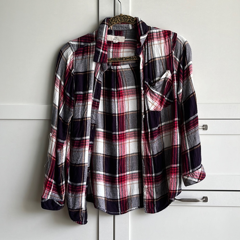 ♥️Flannel button up♥️